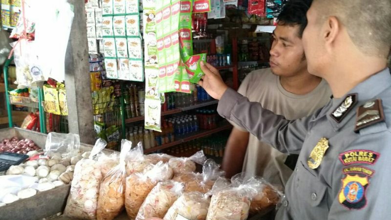 GIATKAN PENGECEKAN TERHADAP BARANG-BARANG KEBUTUHAN POKOK YANG SUDAH KADALUWARSA DI WILAYAH HUKUM POLSEK SILUQ NGURAI