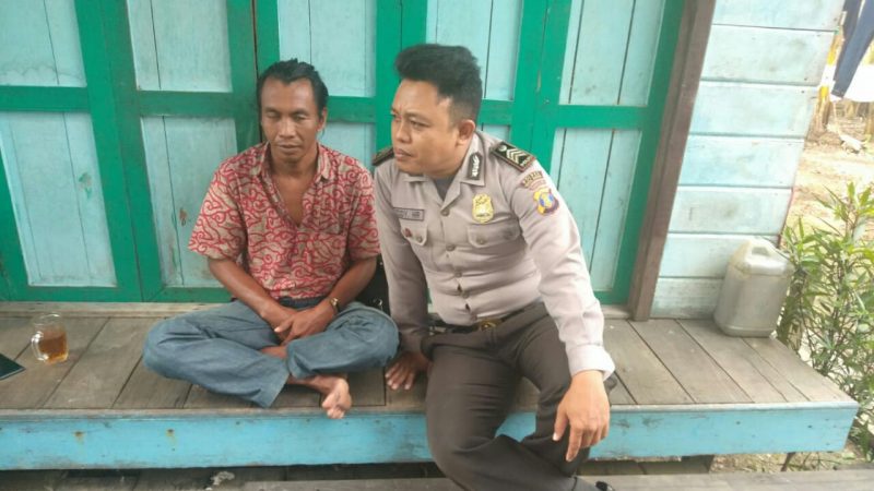 SAMBANGI TOKOH MASYARAKAT KAMP. TANJUNG LAONG KEC. MUARA PAHU, BRIGPOL EDY HR BERIKAN PESAN KAMTIBMAS