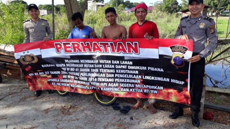 POLSEK PENYINGGAHAN BERIKAN HIMBAUAN DAN LARANGAN KARHUTLA KEPADA MASYARAKAT