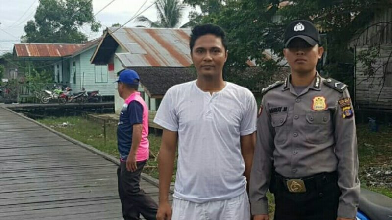 PETUGAS BHABINKAMTIBMAS POLSEK MUARA PAHU SAMBANGI WARGANYA