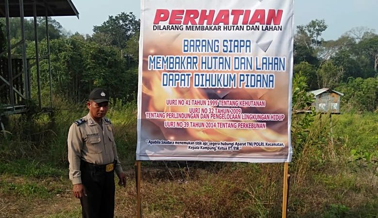 Anggota kepolisian sektor Siluq Ngurai menghimbau kepada masyarakat di wilayah hukumnya agar tidak melakukan pembakaran Hutan dan Lahan