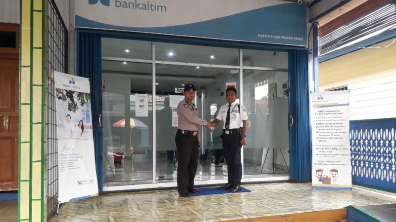 Aipda Taufiq H sambang ke security Bank BPD berikan himbauan kamtibmas