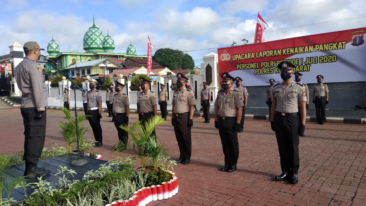 Sebanyak 28 Personel Polres Kubar Sandang Pangkat Setingkat Lebih Tinggi