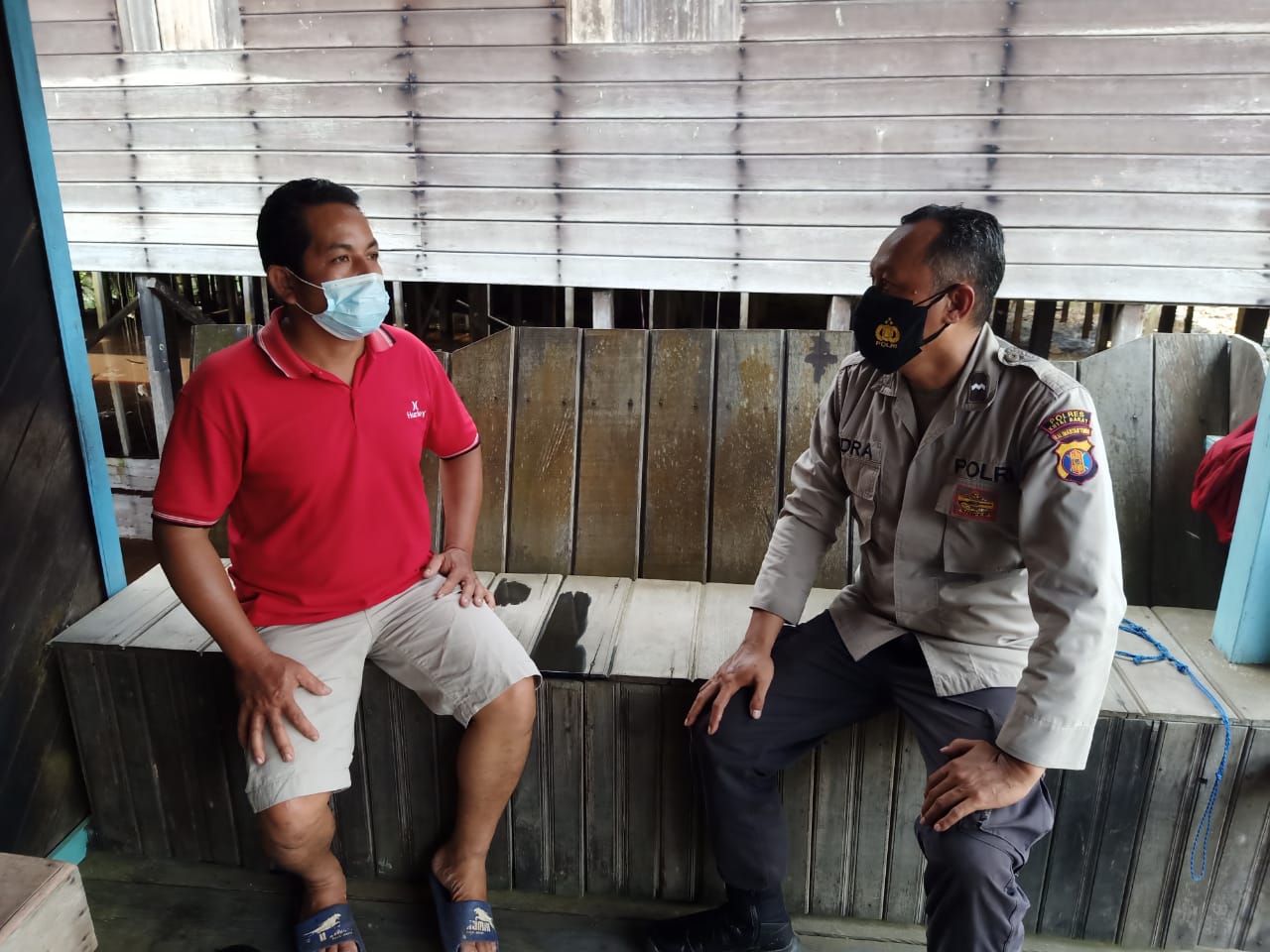 Anggota Poksek Jempang Sambang Tokoh di Kampyng Tanjung Jone Kecamatan Jempang