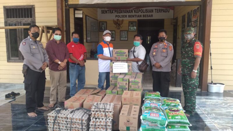 PT. BCPM Bersinergi dengan Muspika Berbagi Sembako untuk Warga Terdampak Banjir di Wilayah Kecamatan Bentian Besar