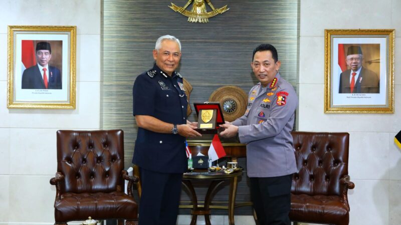 Bertemu Kepala Kepolisian Malaysia, Kapolri Bahas PMI Ilegal Hingga Penanganan Covid-19