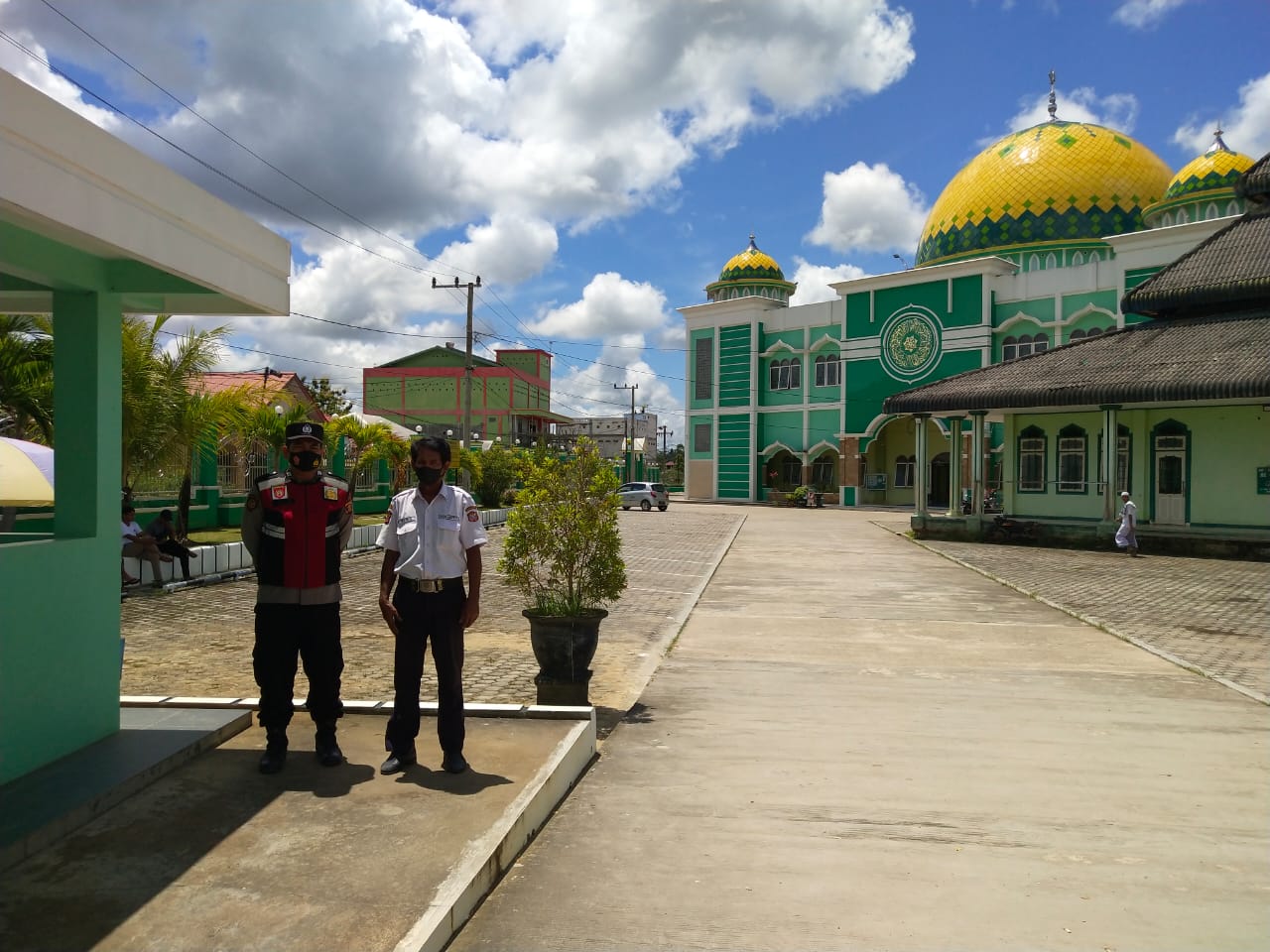 Anggota Polsek Laksanakan Pengamanan Ibadah Sholat Jum’at.