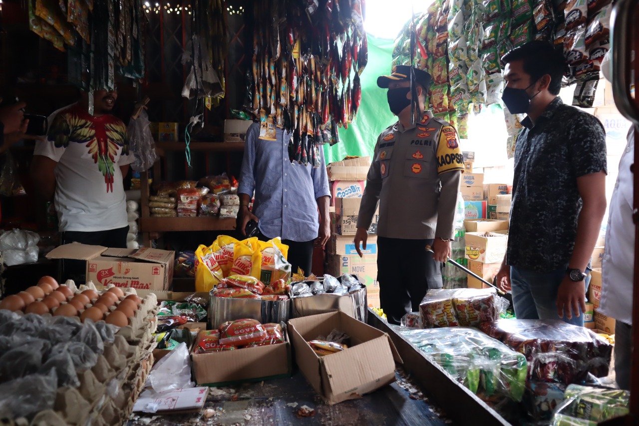 Atasi Kelangkaan Minyak Goreng, Kapolres Kubar Sidak ke Sejumlah Pasar