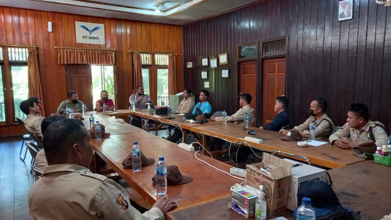 Kanit Propam Polsek Bentian Besar Berikan Pembinaan dan Penyuluhan Kepada Satpam Perusahaan Sawit