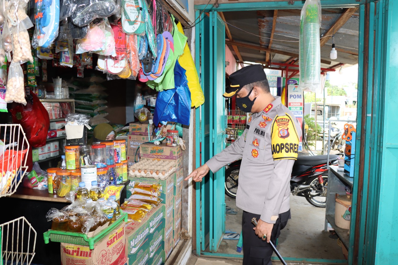 Kapolres Cek Ketersediaan Minyak Goreng di Pasar Nala Kec. Linggang Bigung