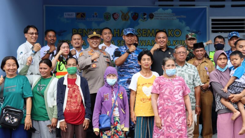 Kapolres Kutai Barat Turut Menghadiri Langsung Kegiatan Bakti Sosial Dalam Rangka Peringatan Ke – 75 Hari Bhakti TNI Angkatan Udara Tahun 2022