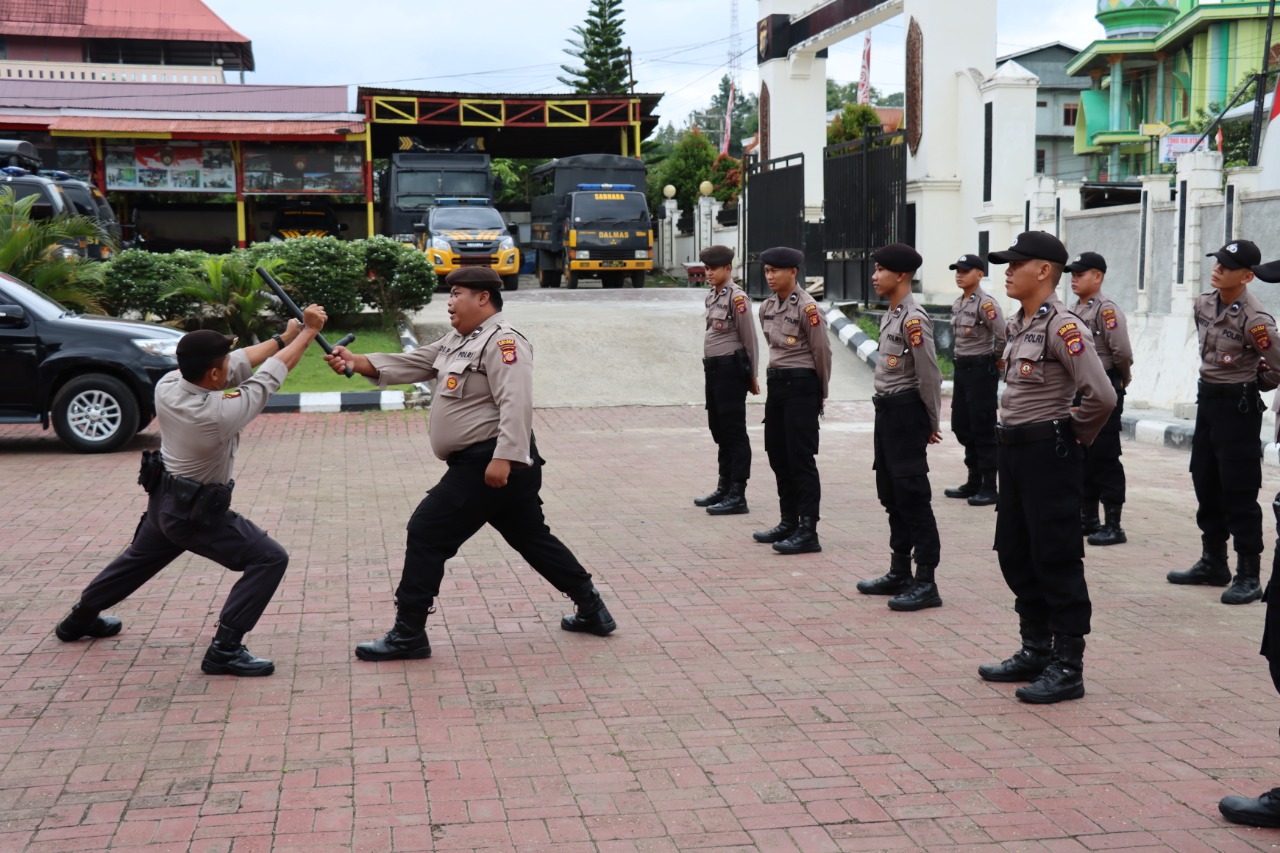 Sat Samapta Polres Kubar Gelar Latihan Drill Borgol dan Tongkat