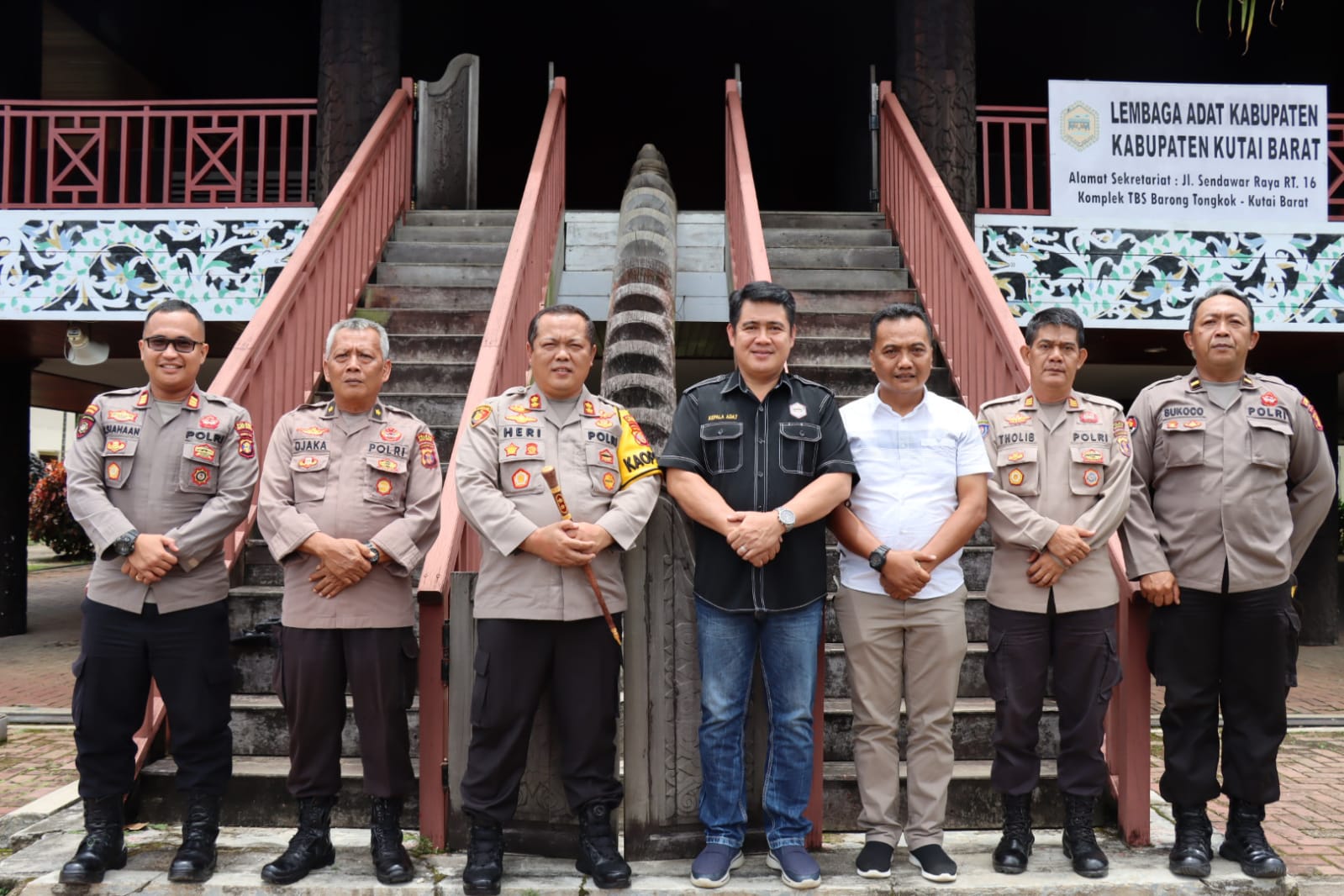 ANJANGSANA KAPOLRES KUBAR KE KEPALA ADAT BESAR KABUPATEN KUTAI BARAT