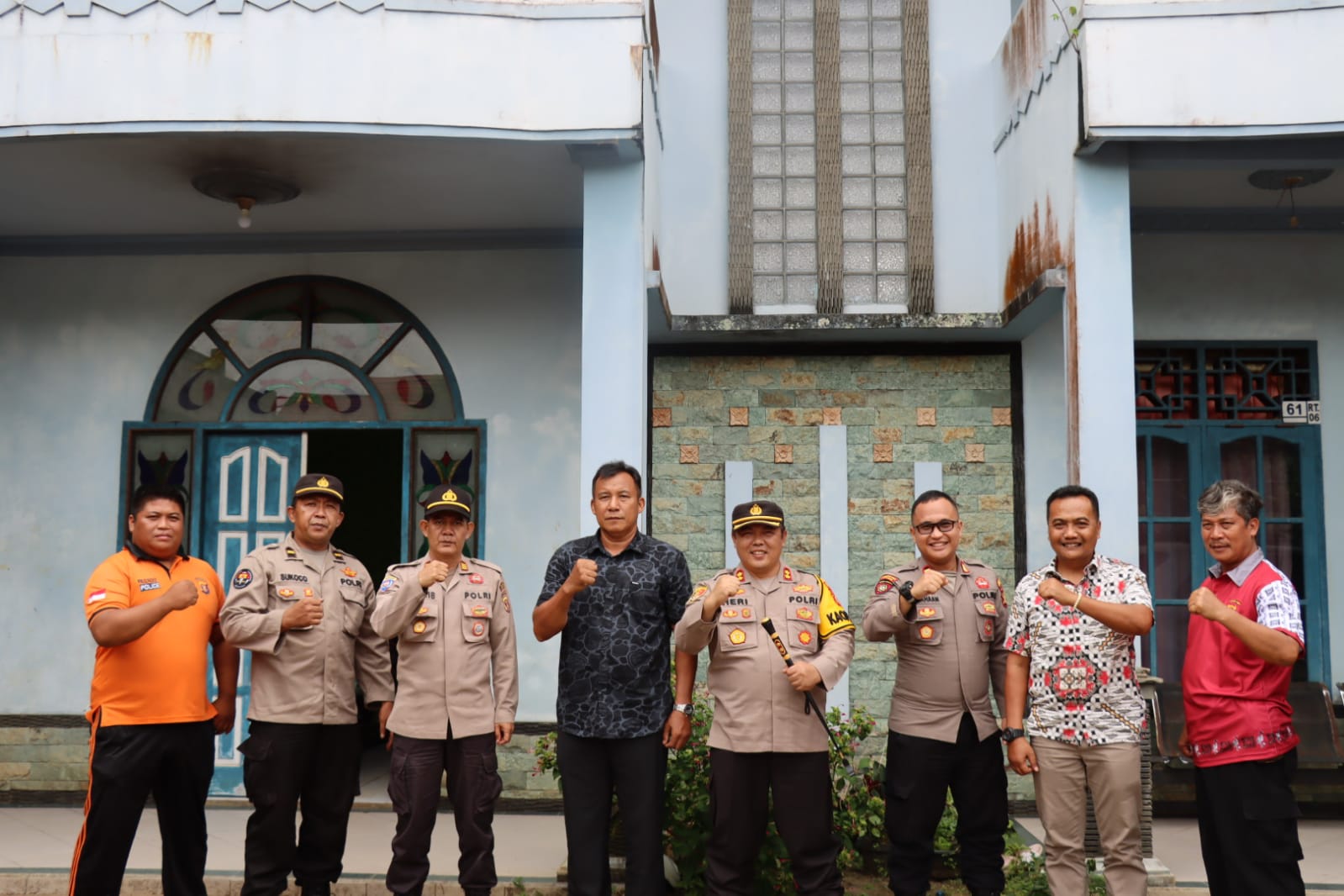 KEGIATAN ANJANGSANA KAPOLRES KUBAR KE KEPALA ADAT BESAR KECAMATAN SEKOLAQ DARAT