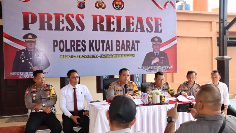 Polres Kutai Barat Gelar Press Release Akhir Tahun 2022