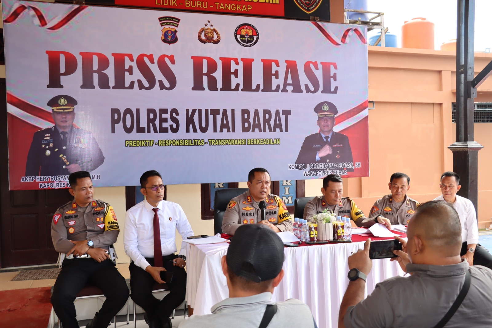 Polres Kutai Barat Gelar Press Release Akhir Tahun 2022