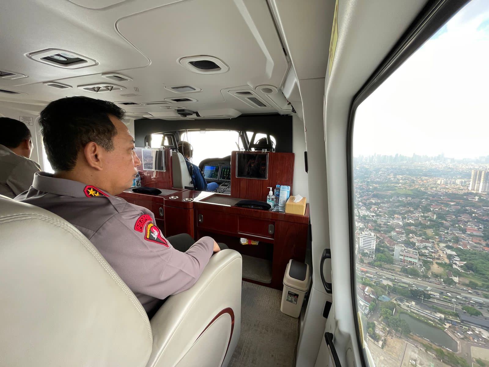 Naik Heli Pantau Langsung Arus Mudik di Jalan Tol dan Arteri