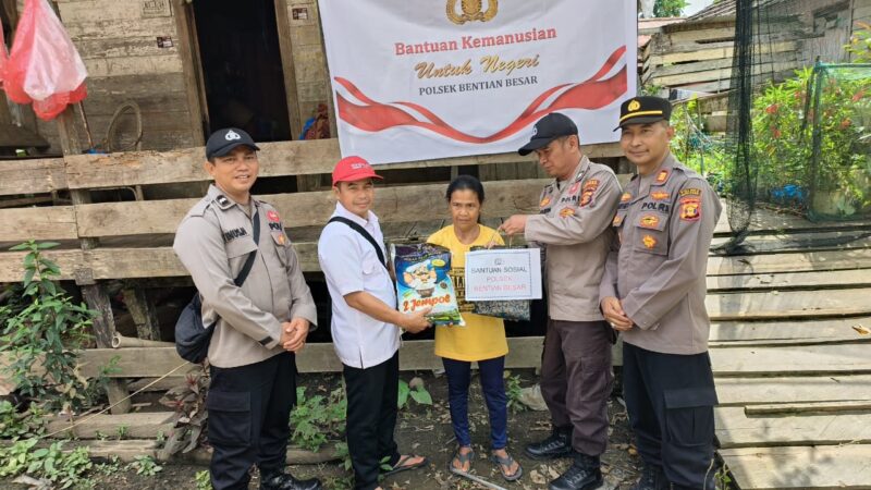 Bantuan Kemanusiaan Untuk Negeri, Polsek Bentian Besar Berikan Bansos kepada Warga Yang Membutuhkan