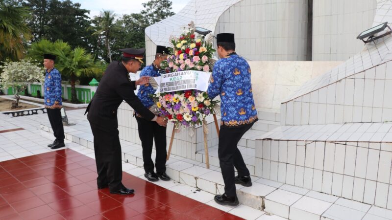 Sambut HUT Korpri Ke-52, PNS Polda Kaltim Gelar Ziarah dan Tabur Bunga Di TMP Dharma Agung Balikpapan