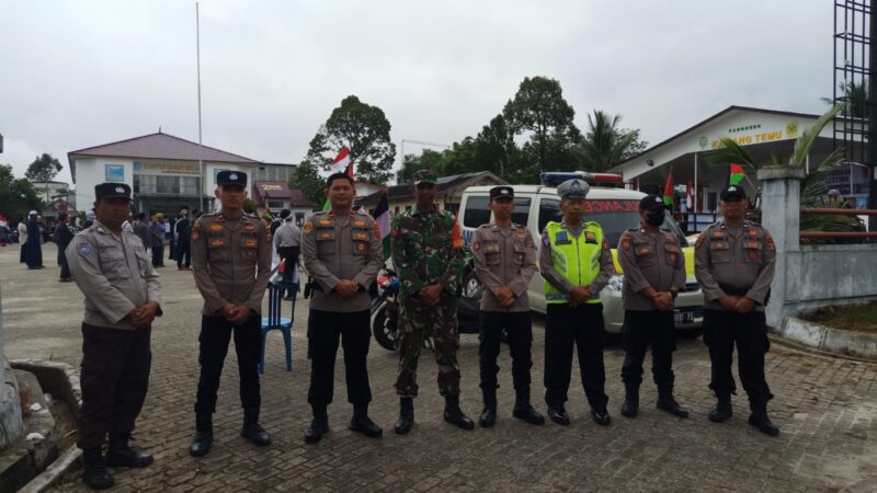 Polsek Melak Laksanakan Pengaman Aksi Damai Penggalangan Dana untuk Palestina “MELAK STAND WITH PALESTINE”