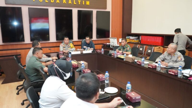 Perkuat Sinergi TNI-Polri, Polda Kaltim Gelar Rapat Lanjutan Penyusunan Draft Perjanjian Kerja Sama Dengan Kodam VI/MLW