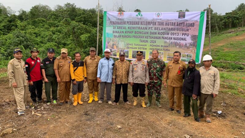 Sinergitas TNI-Polri Bersama Forkapimda Lakukan Penanaman Perdana Kelompok Tani Hutan Bayu Riko Kabupaten PPU