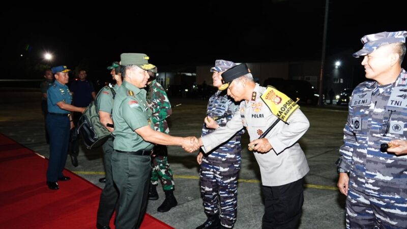 Kapolda Kaltim Sambut Kedatangan Panglima TNI di Bumi Etam