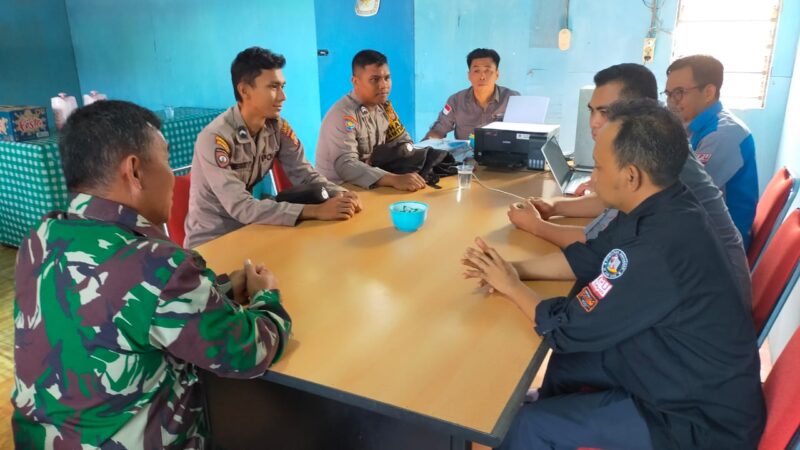 Polsek Muara Pahu Melaksanakan Giat Jumat Curhat Bersama TNI