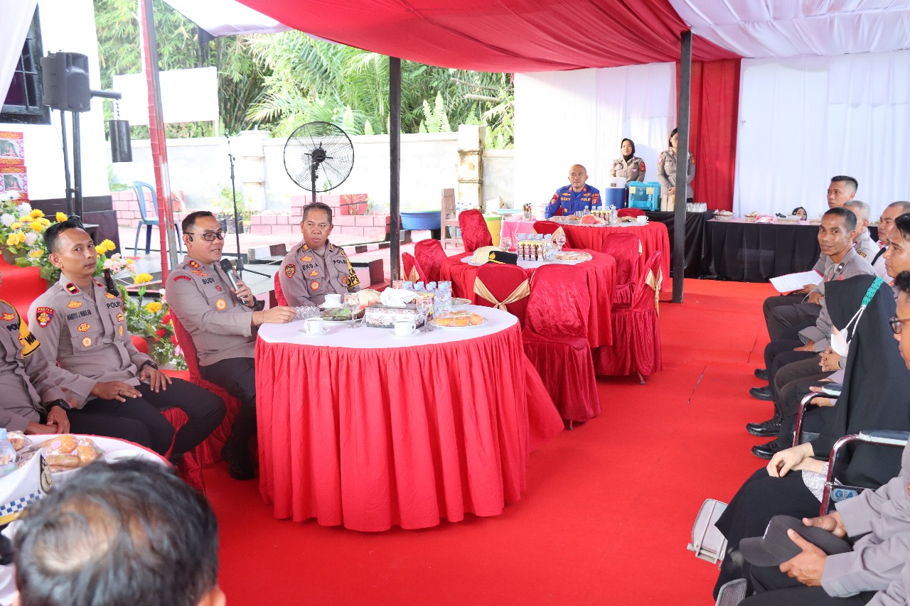 Jumat Curhat di Polsek Damai: Kapolres Kutai Barat, AKBP Kade Budiyarta, S.I.K, Mendengar Suara Masyarakat