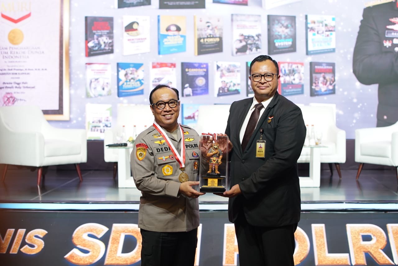 *Bedah Buku As SDM Pol, Meritokrasi Jabatan Fungsional di Lingkungan Polri guna Mewujudkan SDM Unggul Mendapat Apresiasi Tinggi Para Pembicara*