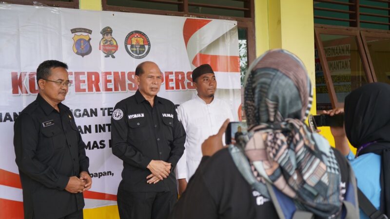 Cegah Paham Terorisme, Radikalisme, Dan Intoleransi, Ditbinmas Dan Bidhumas Polda Kaltim Gelar Sosialisasi Sekaligus Konferensi Pers Di Ponpes Nur Hidayah Balikpapan