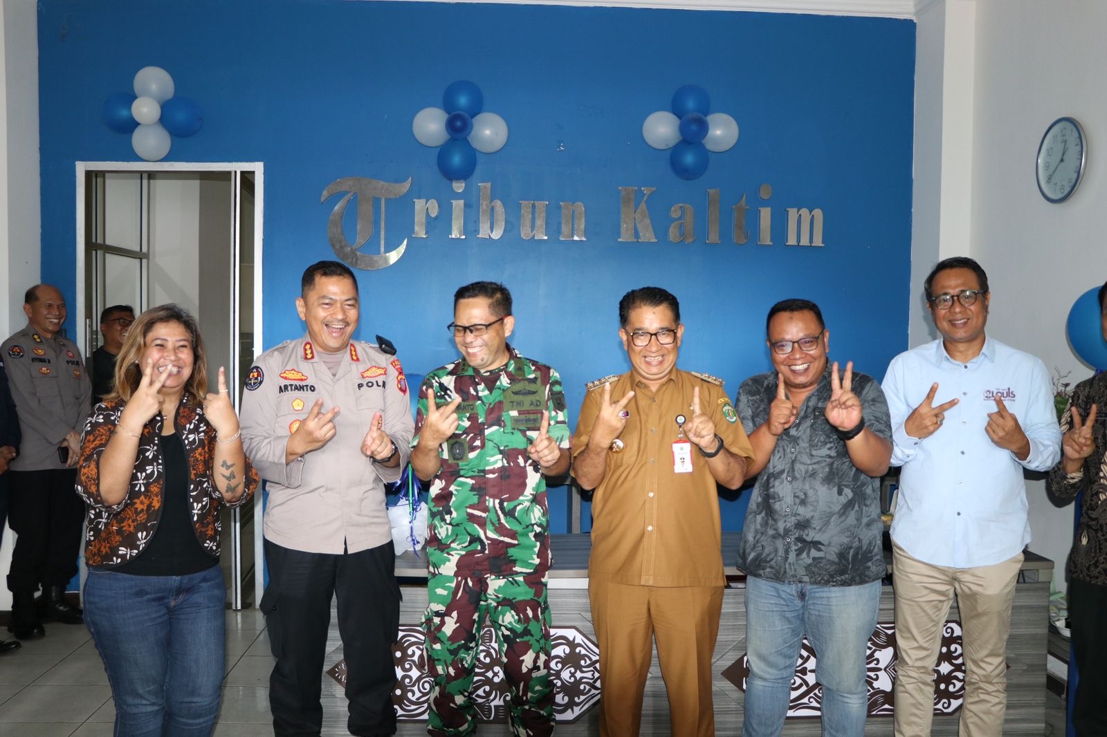 *Beri Ucapan Selamat, Kabid Humas Polda Kaltim Hadiri Perayaan HUT Tribun Kaltim Ke-21*