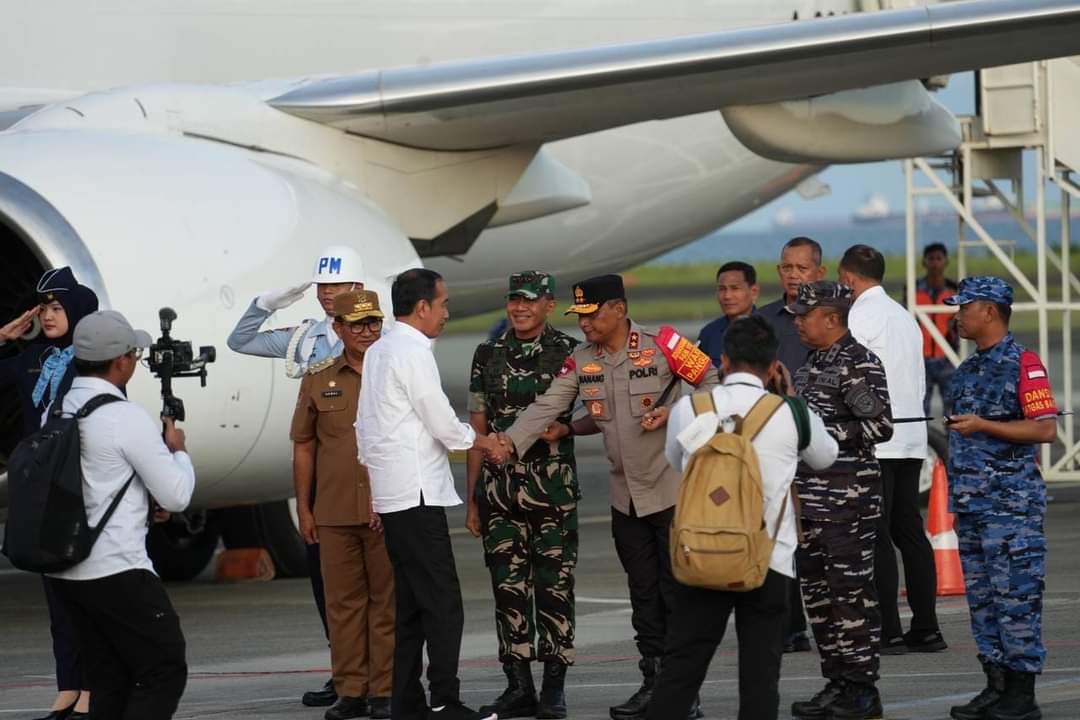 Kembali Kunjungi Kaltim, Kapolda Bersama Pj. Gubernur dan Pangdam VI/MLW Sambut Kedatangan Presiden Jokowi