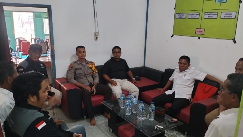 Polsek Muara Pahu Laksanakan Jumat Curhat Dengan Masyarakat Kampung