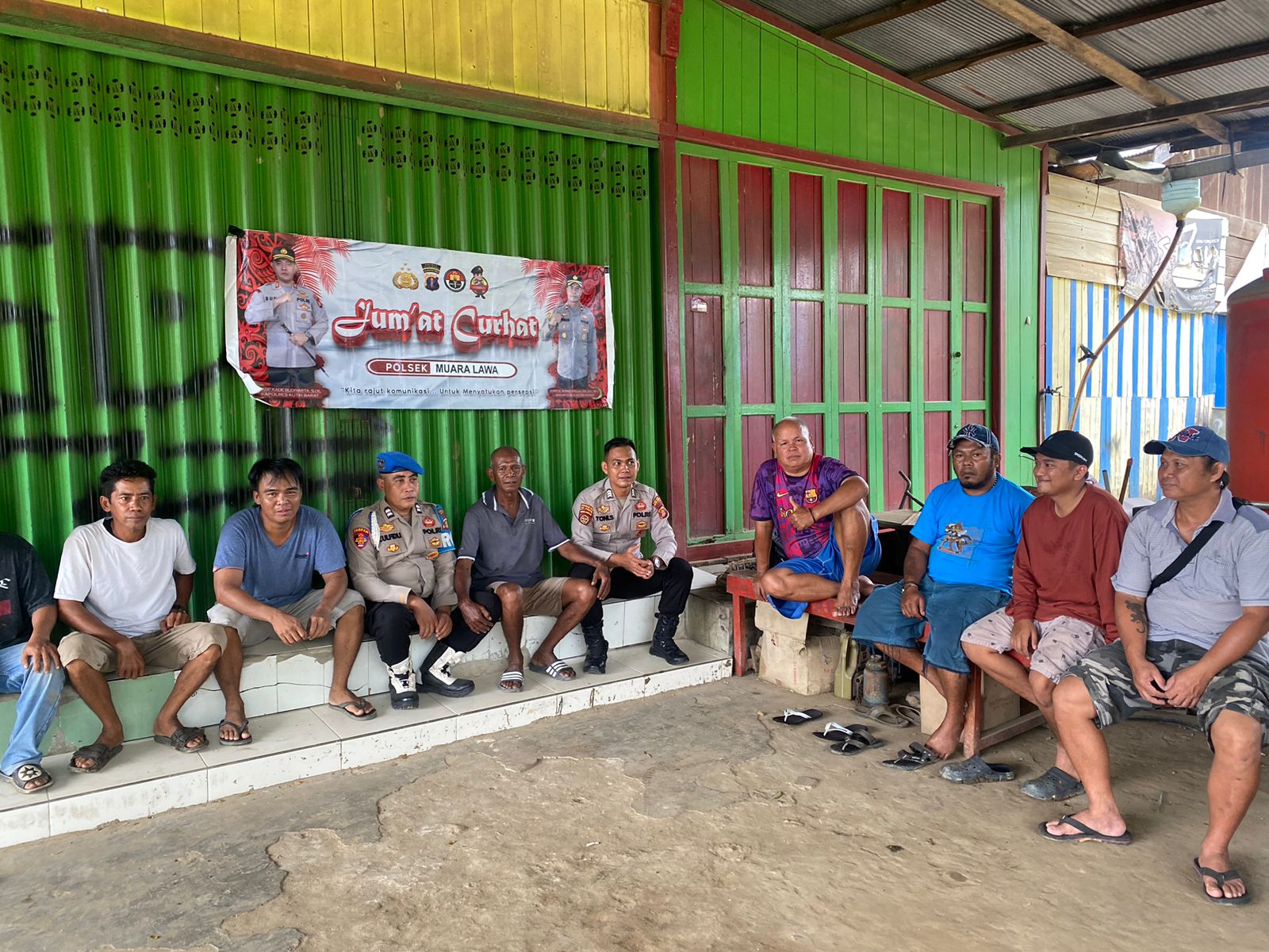 Polsek Muara Lawa melaksanakan kegiatan Jumat Curhat