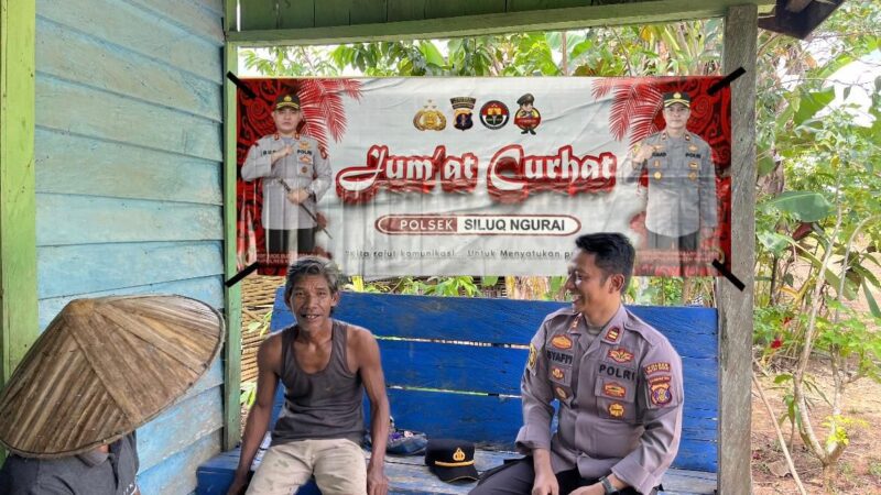 Kapolsek Siluq Ngurai Laksanakan Kegiatan Rutin Jumat Curhat Dengan Masyarakat Sekitar