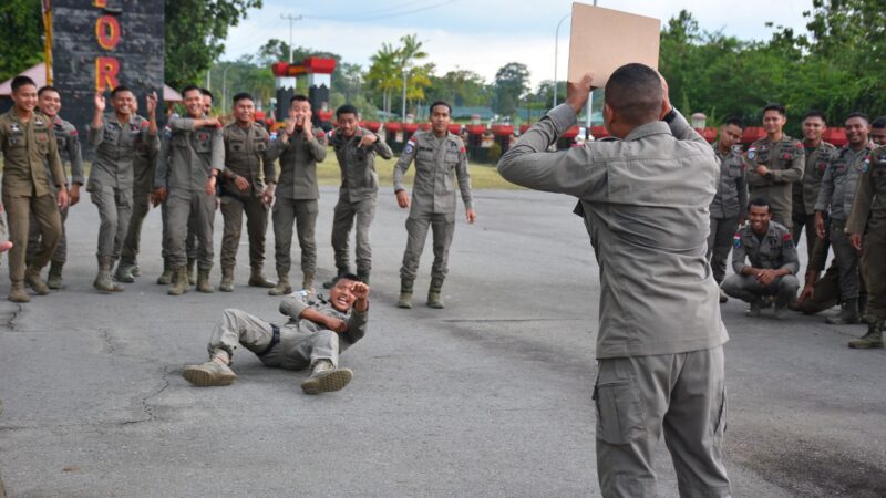 Tingkatkan Kesiapan dan Semangat Bertugas, Personel Ops Damai Cartenz-2025 Hadapi Tantangan Unik dan Seru