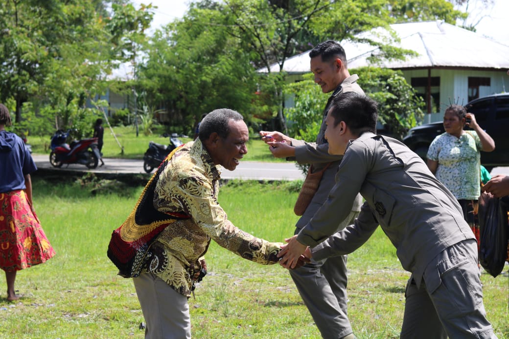 Satgas Ops Damai Cartenz 2025 Ibadah Bersama Jemaat GKI Pniel Yalimo, Doakan Kedamaian di Tanah Papua