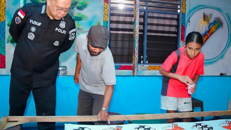 *Kasatgas Humas Ops Damai Cartenz-2025: Batik Papua, Identitas Budaya yang Harus Dijaga*