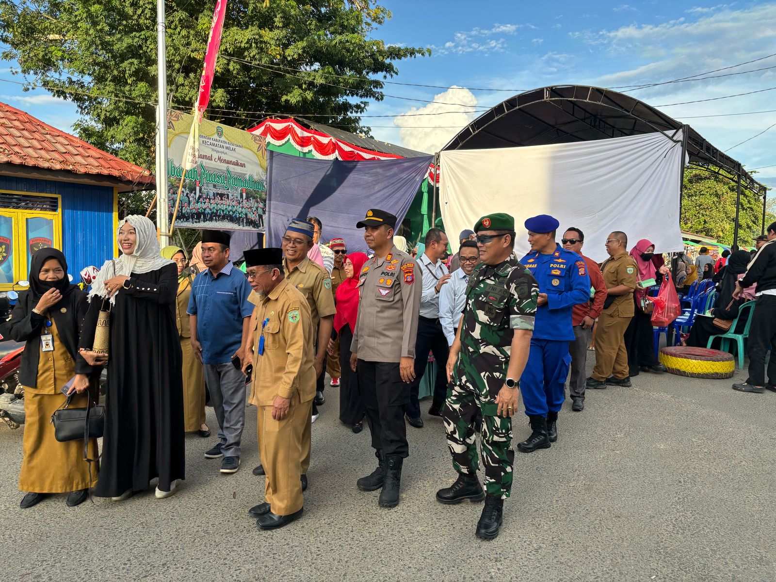 SAT POLAIRUD DAn POLSEK MELAK POLRES KUBAR AMANKAN ACARA PEMBUKAAN FESTIVAL RAMADHAN DI KECAMATAN MELAK