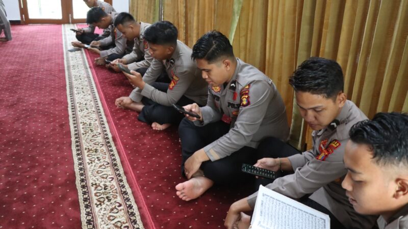 Polres Kutai Barat Melaksanakan Giat Tadarus Al-Qur’an di Bulan Suci Ramadhan 1446 H