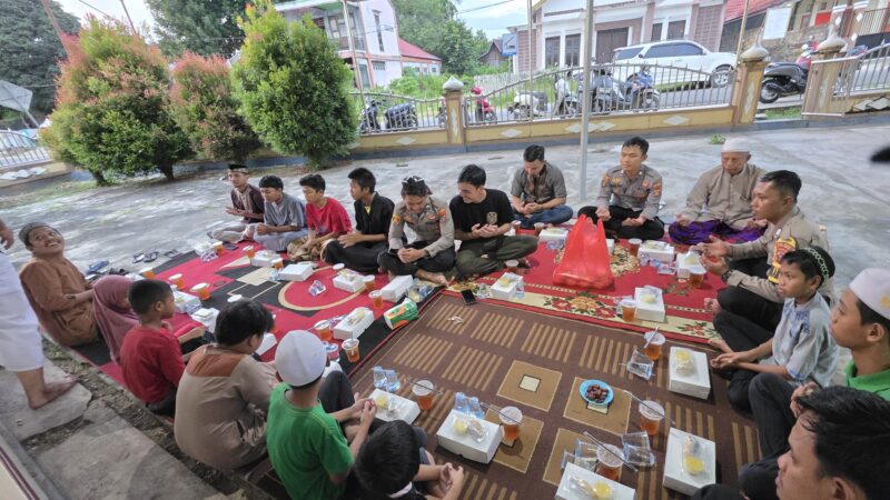Bentuk Kebersamaan Polsek Melak Gelar Buka Puasa Bersama Warga dan Penghuni Asrama
