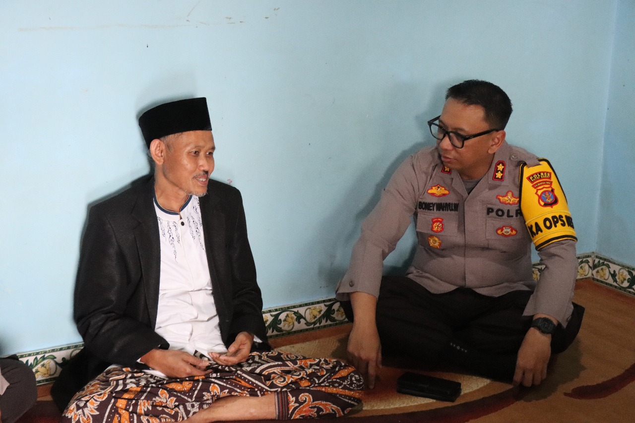 Kapolres Kutai Barat Silaturahmi dengan Ketua MUI dalam Rangkaian Giat Ramadhan 1446 H