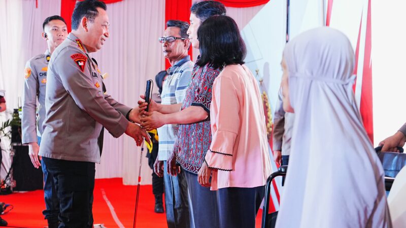 Kunjungi Polda Sumut, Kapolri Tinjau Renovasi Masjid hingga Bakti Sosial