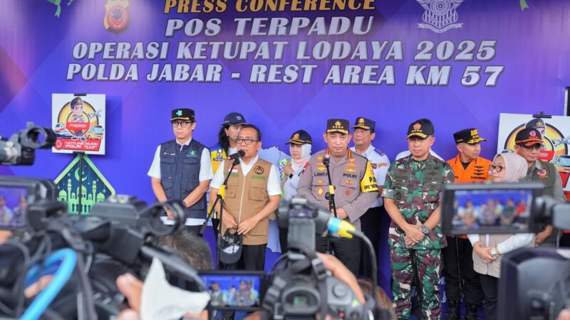 *Tinjau Rest Area KM 57, Kapolri Pastikan Kelancaran dan Pelayanan Masyarakat saat Arus Mudik*