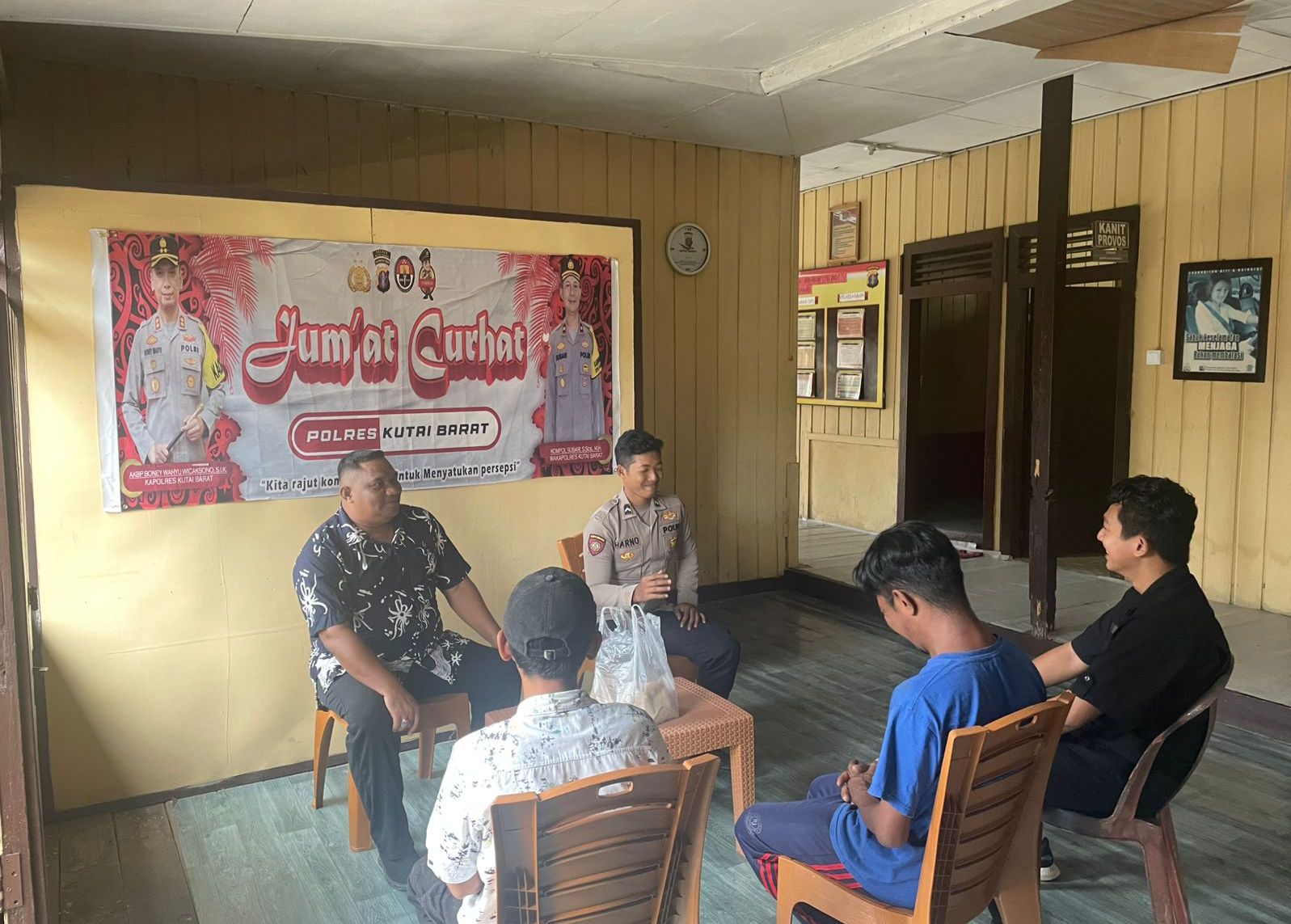 Polsek Long Iram Dengarkan Aspirasi Masyarakat Melalui Jumat Curhat